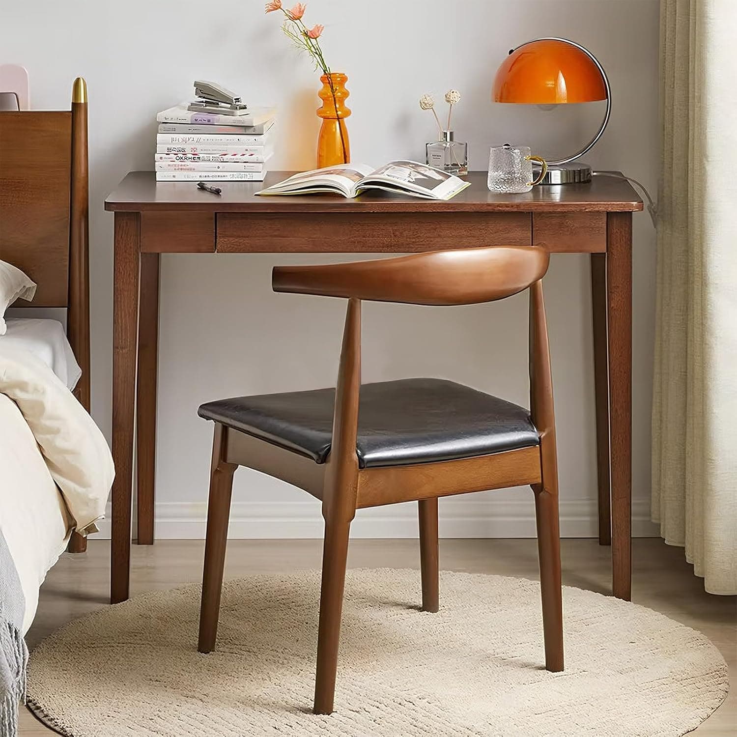 Modern Office Desk â Walnut Finish